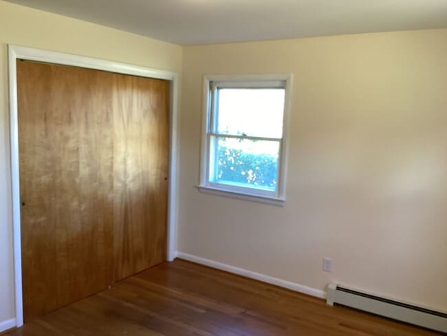 Building Photo - Roomy Rancher in Blue Ridge Summit