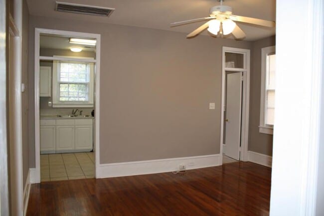 Building Photo - 935 Ashley Ave