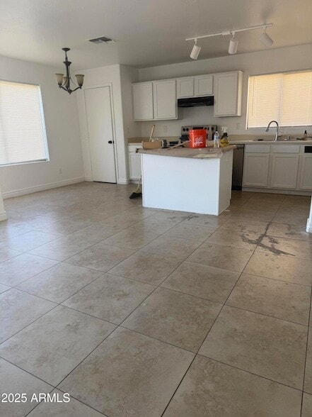 Building Photo - 5092 N 75th Ln