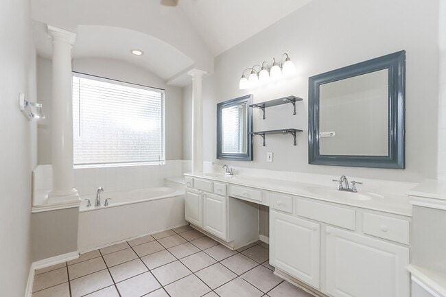 Building Photo - 4403 Atascocita Trail