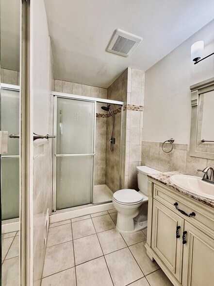 Building Photo - 13 Cypress Ct