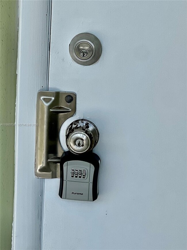 Building Photo - 1425 Arthur St