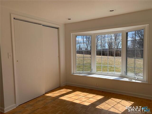 Building Photo - 18 Platts Hill Rd