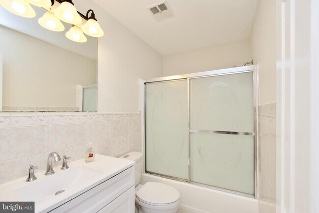 Building Photo - 10217 McKean Ct