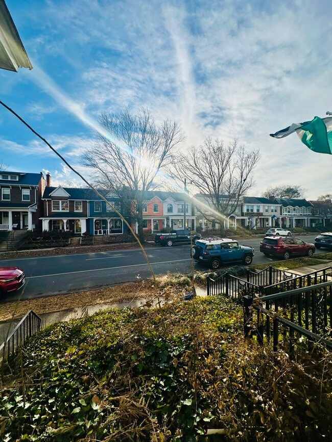 Building Photo - 3406 Ellwood Ave