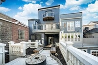 Building Photo - 235 E Market St