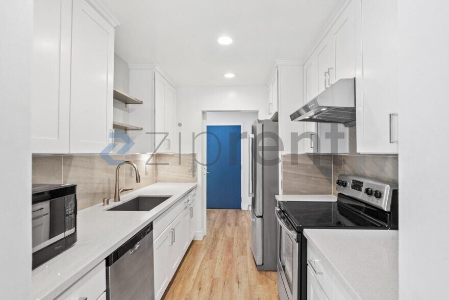 Building Photo - Unit 27