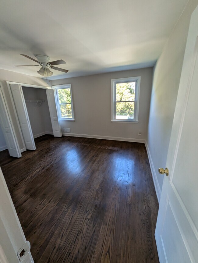 Building Photo - 3831 Shannon Dr