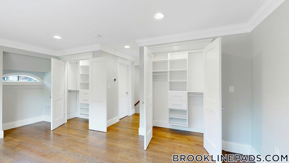 Building Photo - 101 Sumner Rd