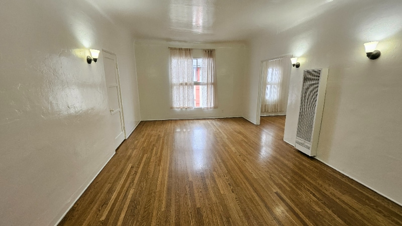 Primary Photo - 1425 Echo Park Ave