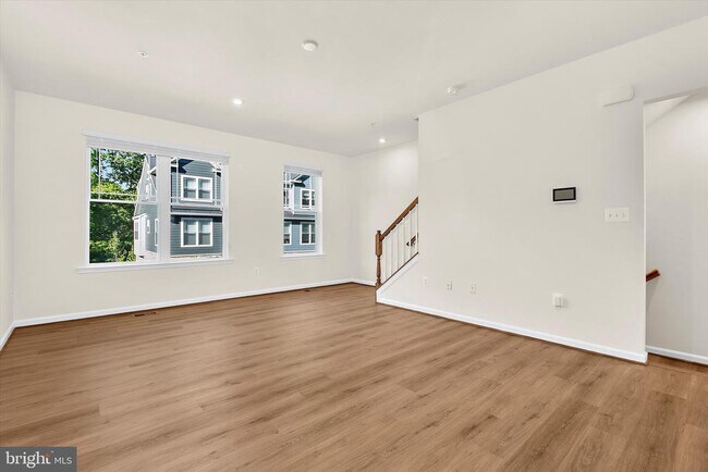 Building Photo - 1102 Thomas Trl