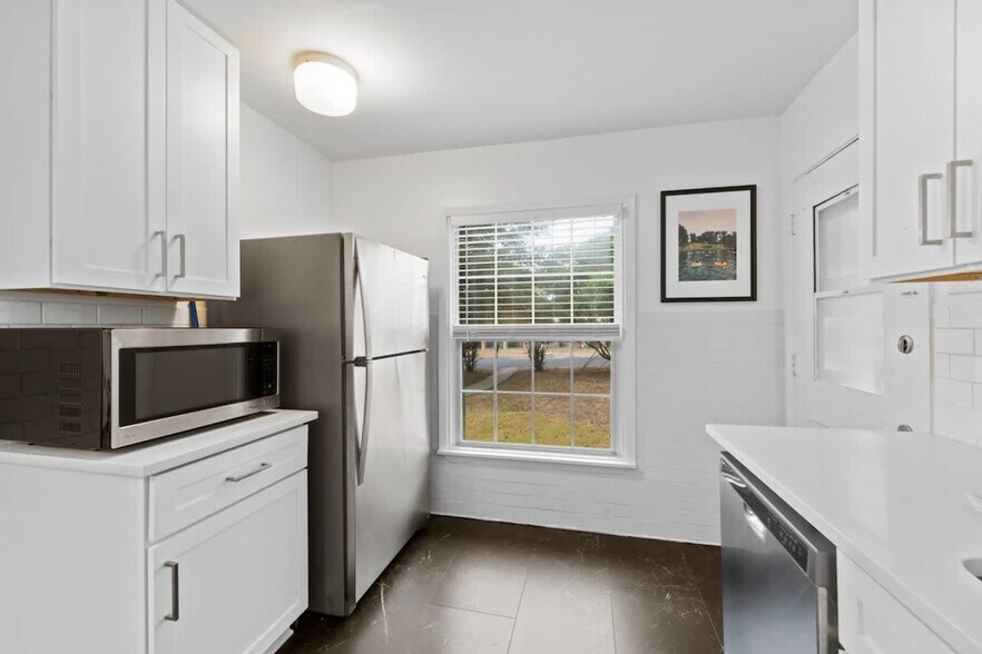 Building Photo - 4501 Banister Ln