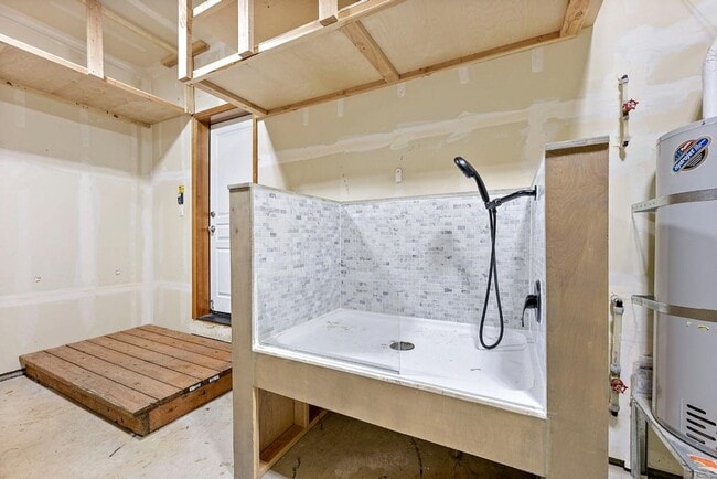 Building Photo - Beautiful Single-Story Olympia Home with Dog Wash, Garden Beds & Thoughtful Layout