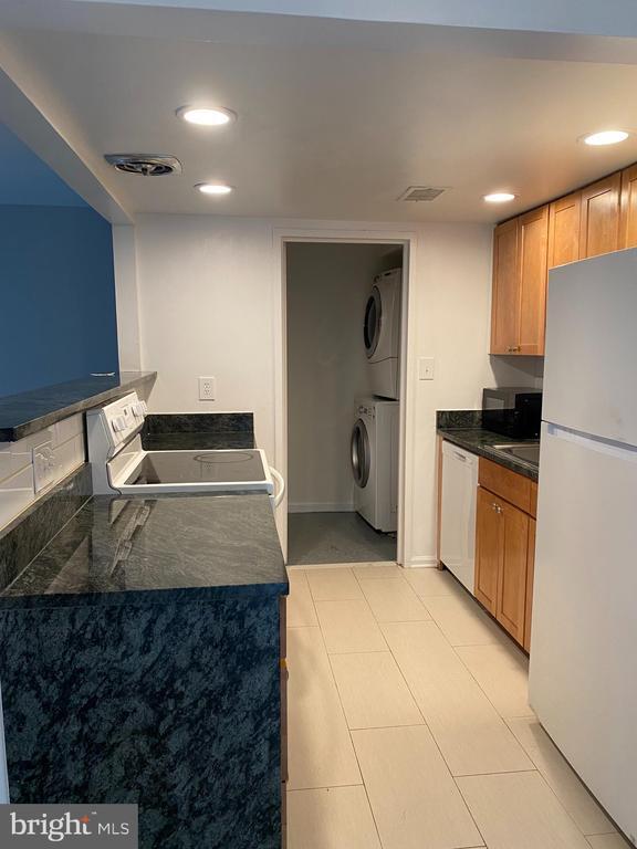 Building Photo - 9621 Hagel Cir