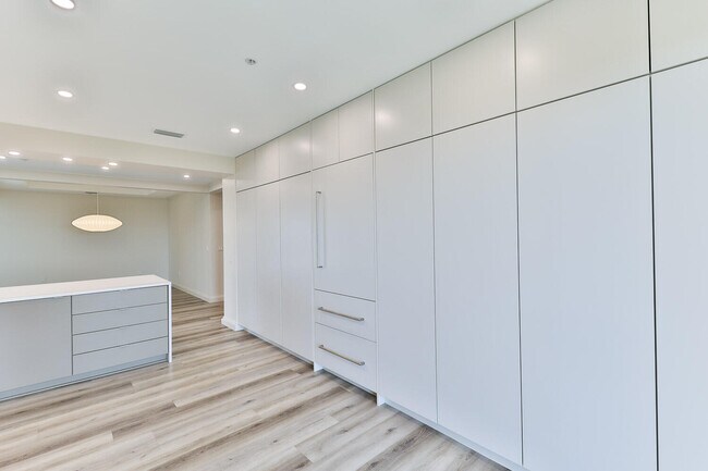 Building Photo - 400 Kelly Plantation Dr