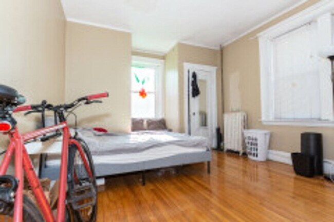 Building Photo - HOT BROOKLINE LISTING!!!