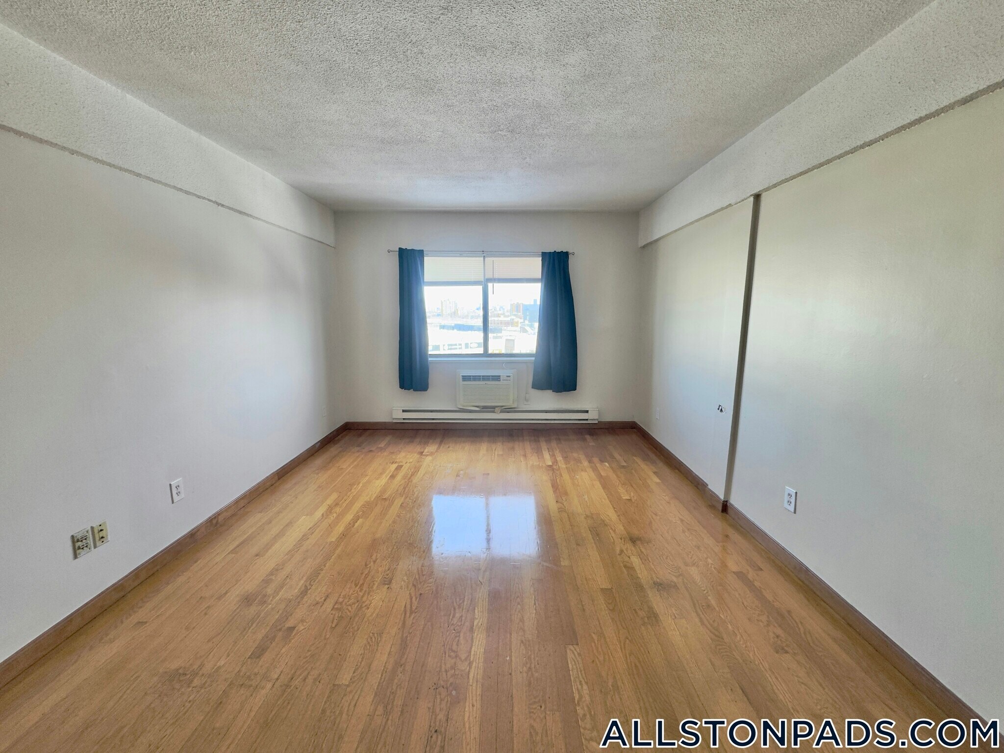 Building Photo - 1110 Commonwealth Ave