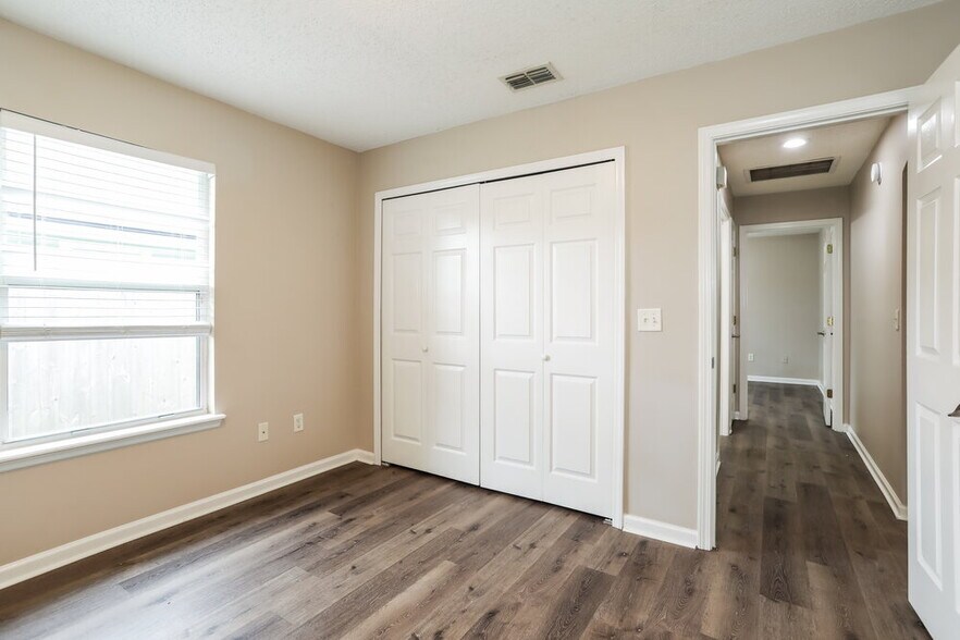 Building Photo - 1409 Forbes St