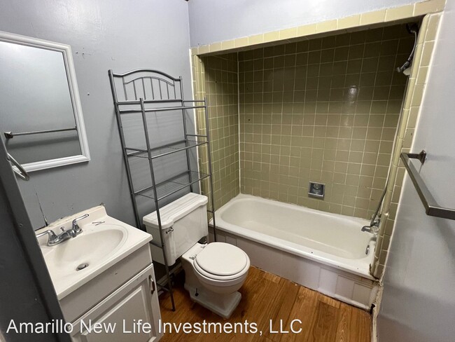 Building Photo - 2 br, 1.5 bath House - 818 S. Dallas