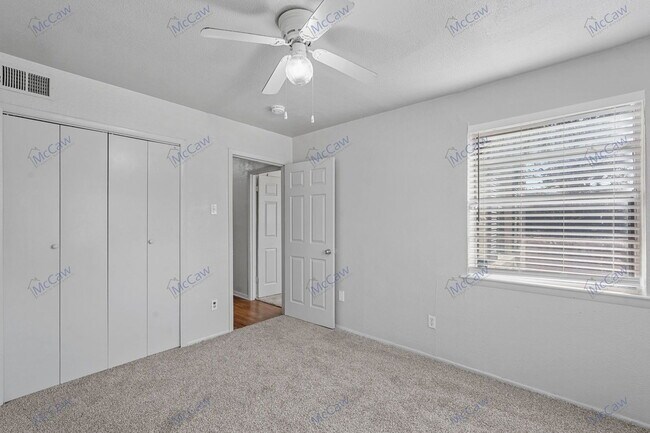 Building Photo - 3204 Caribbean Dr