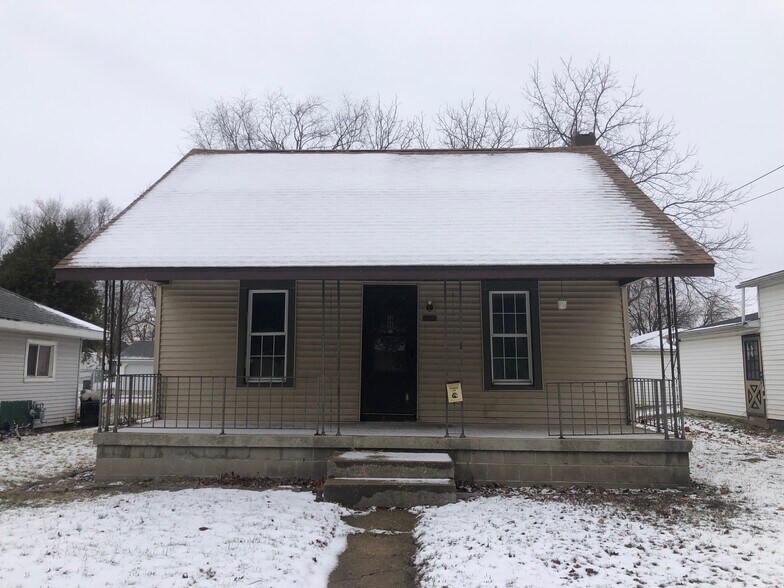 Primary Photo - 821 E Woodlawn St