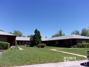 Building Photo - Prime Lakewood Location - 1 Bedroom - (821...