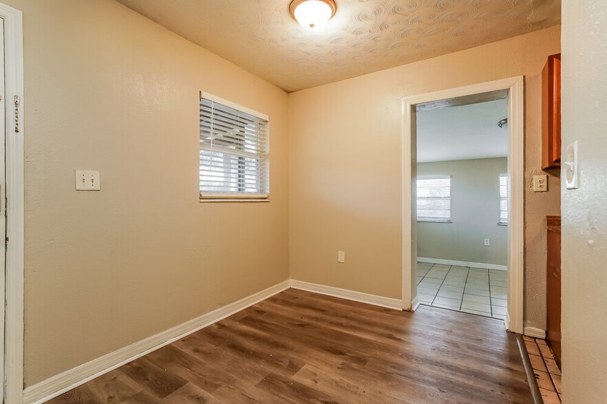 Building Photo - 2914 Lafayette St