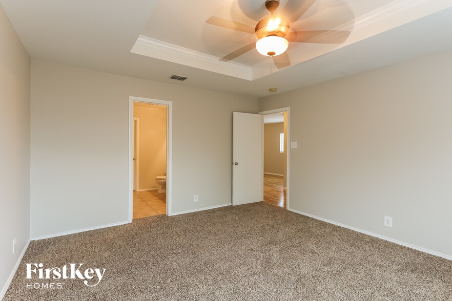 Building Photo - 111 Quince Flower