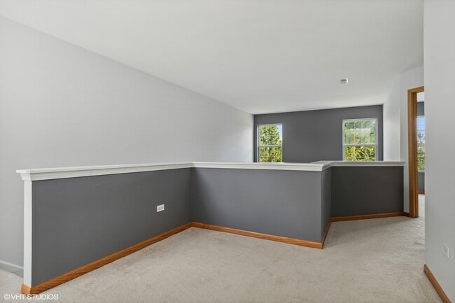 Building Photo - 217 S Alder Creek Dr