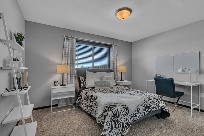 Building Photo - 1244 7th Ave S