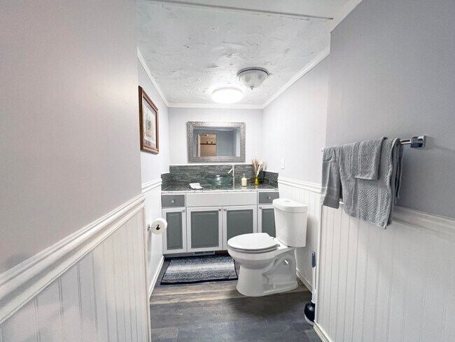 Building Photo - 3923 Bluestone Rd