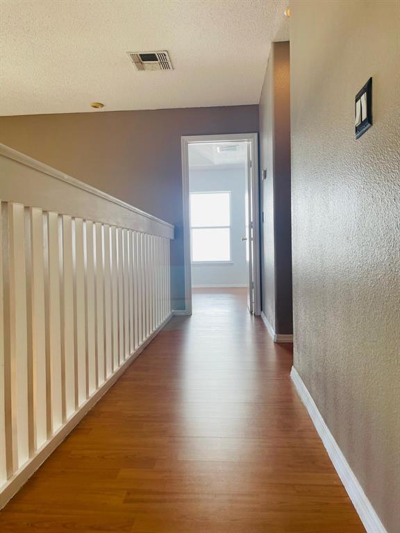 Building Photo - 1803 Meadow Pond Way