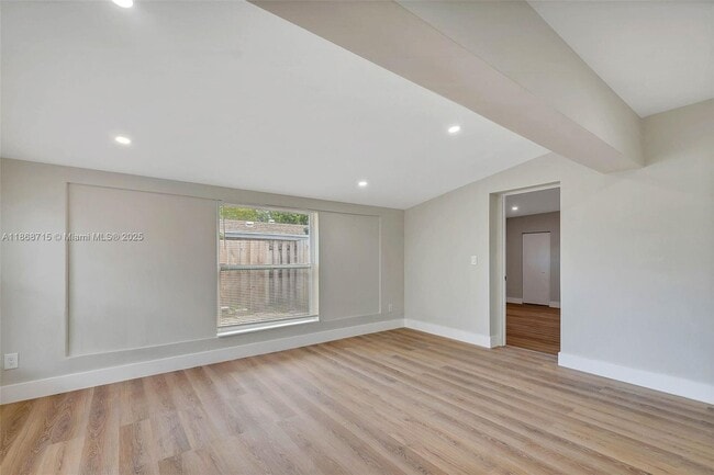 Building Photo - 840 NW 39th St
