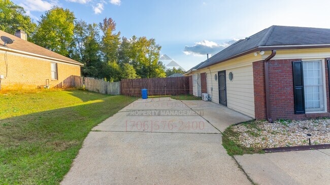 Building Photo - 5376 Broadfield Dr