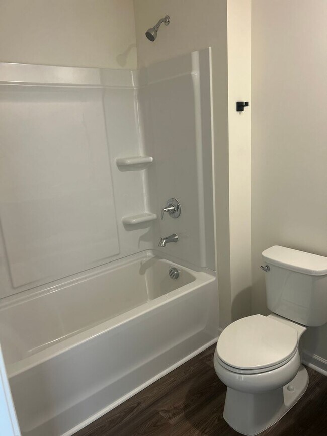 Building Photo - Brand New Townhome in the heart of Newton!