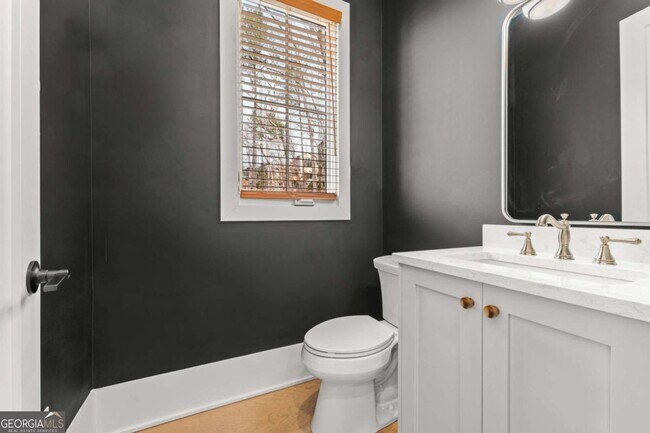 Building Photo - 10879 Serenbe Ln