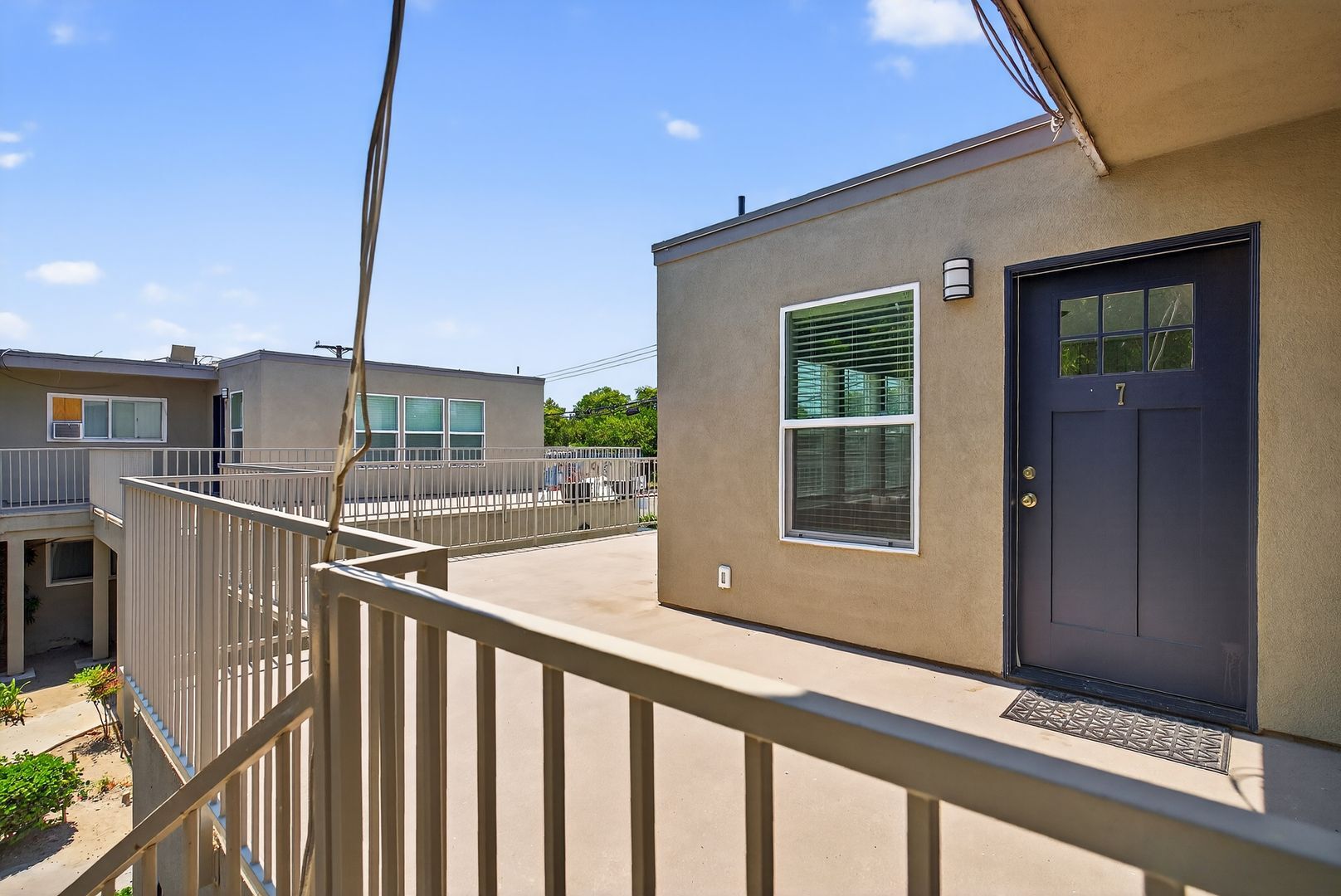 Building Photo - 113 S Lillie Ave
