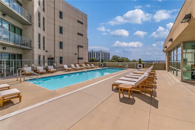 Building Photo - 1100 Howell Mill Rd NW