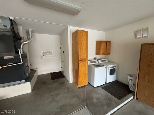 Building Photo - 2008 Bellview St