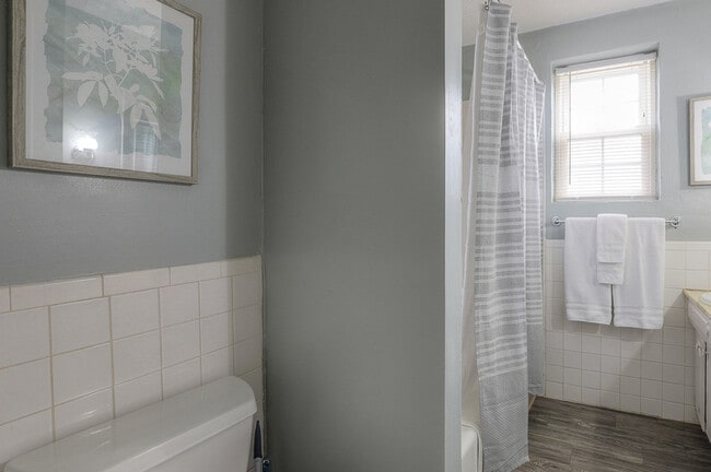 Building Photo - 8327 Lowell Ave