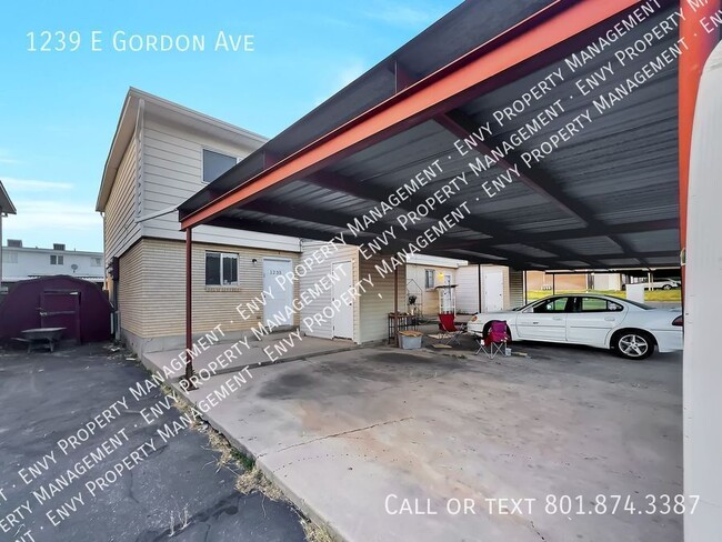 Building Photo - Cozy 2 Bed, 1 Bath Pet-Friendly Home with ...