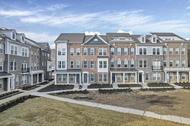 Building Photo - 4186 McCune Ave