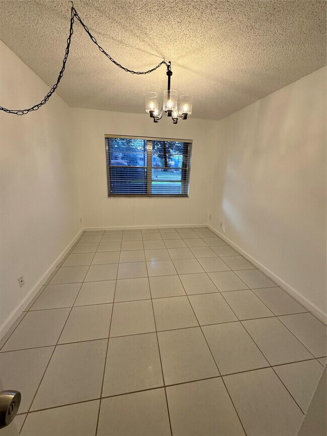 Building Photo - 4384 NW 9th Ave