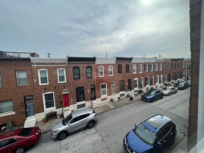 Building Photo - Stunning Newly Renovated 2 Bedroom 1.5 Bathroom