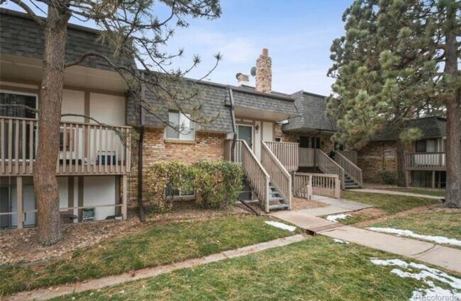 Building Photo - Charming 2BR Condo in Denver