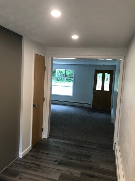 Family room - 1507 Armacost Rd