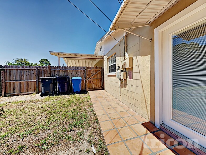 Building Photo - 6001 Crestridge Rd