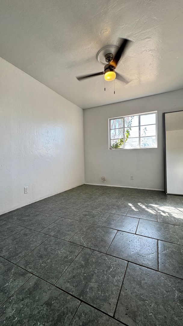 Building Photo - 4225 E Bellevue St