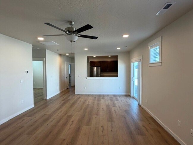 Building Photo - Beautiful newer 3 bed 2 bath home in Caldwell just off Linden Rd and Middleton Rd