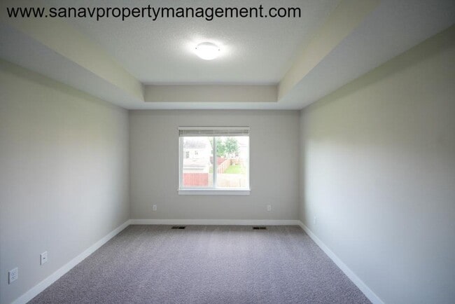 Building Photo - "Modern Comfort Meets Convenience: Your Ideal Home in Waukee"